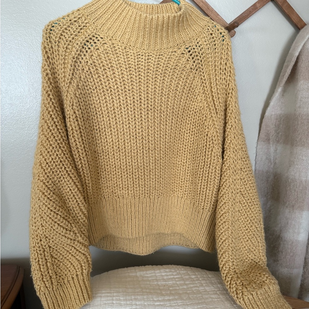 H&M Mustard Yellow Turtleneck knit